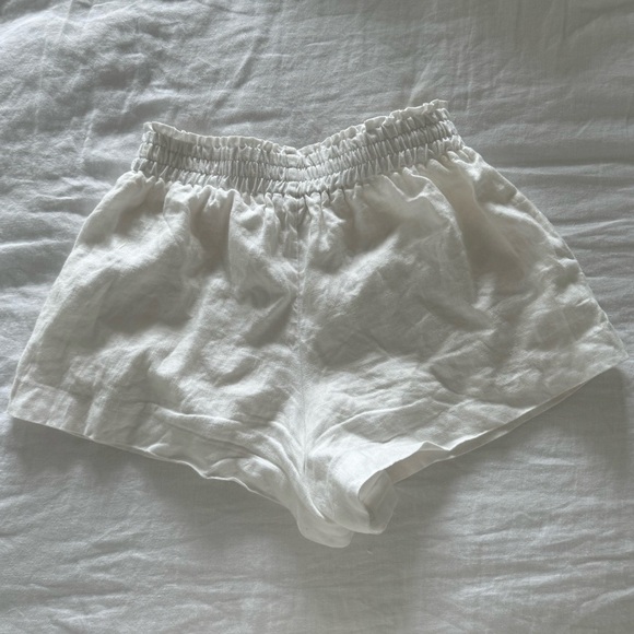 Reformation Mila Linen Shorts. Size XS. Cut out pockets since they were thick. - Picture 3 of 5